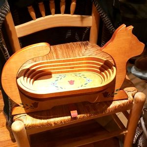 Wooden kittie calapsable fruit bowl euc